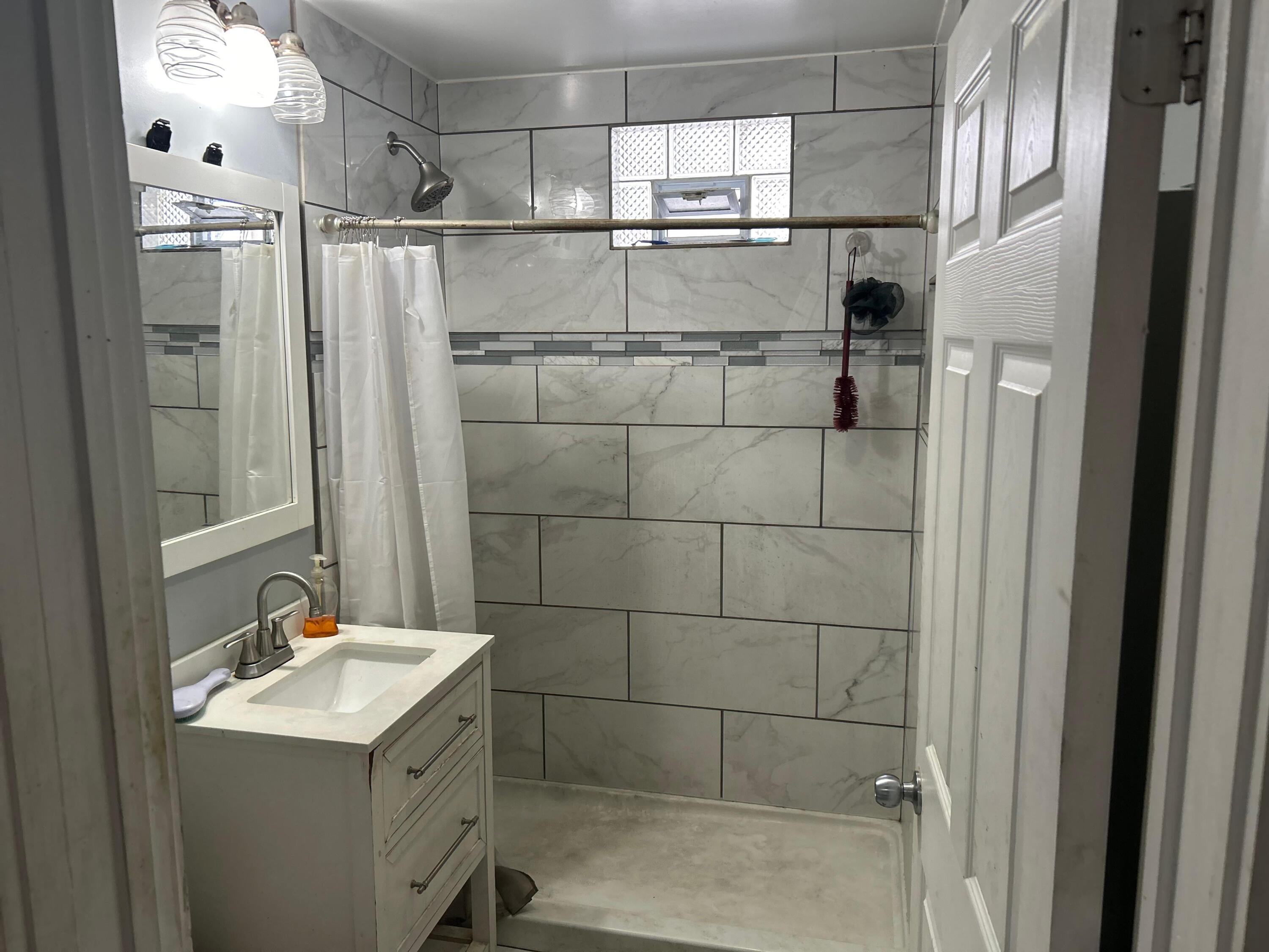 1535 South 31st Street Milwaukee, WI 53215 - Photo 11 of 22 1000068536