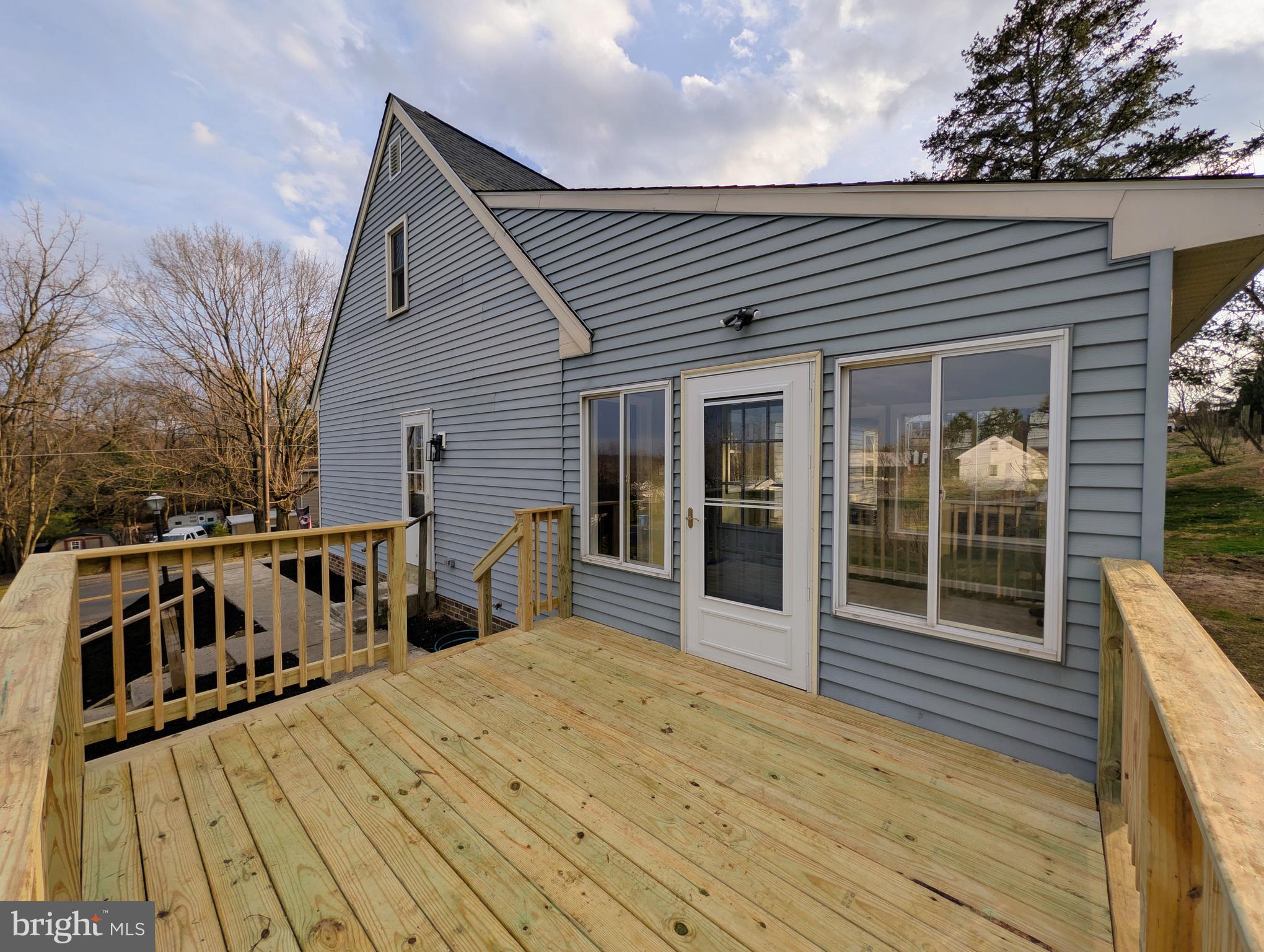 520 Pitney Road Columbia, PA 17512 - Photo 3 of 31 10x12 foot deck