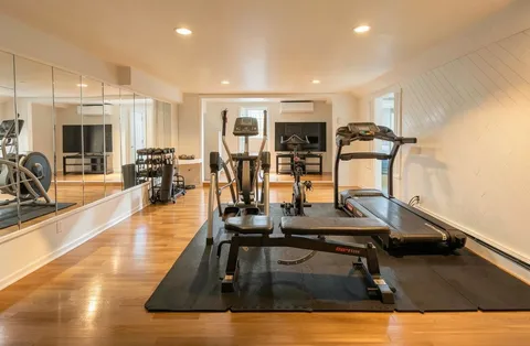 $1,695,000 | 18 Squires Avenue, East Quogue, NY 11946