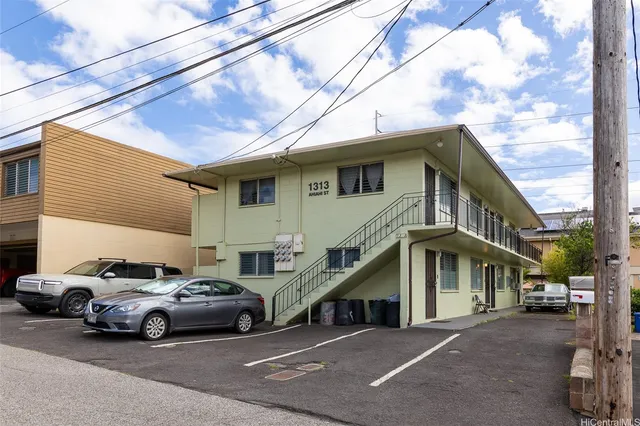 $1,950,000 | 1313 Ahiahi Street, Honolulu, HI 96817