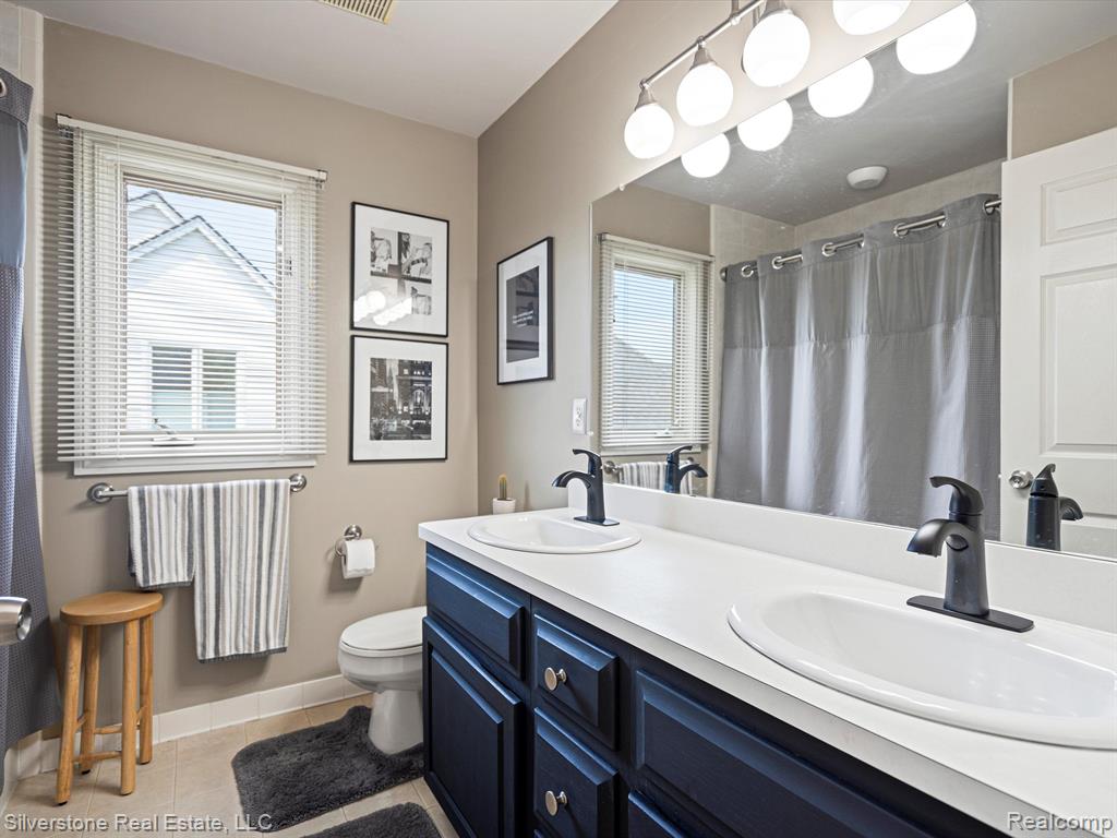 1073 Bloomview Circle Rochester, MI 48307 - Photo 33 of 45