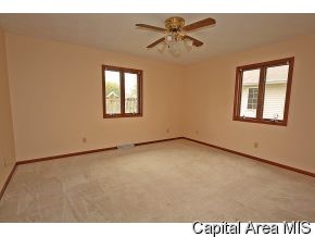 8008 Hunt Road Springfield, IL 62712 - Photo 4 of 12