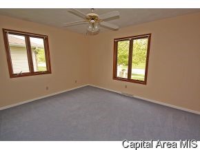 8008 Hunt Road Springfield, IL 62712 - Photo 9 of 12