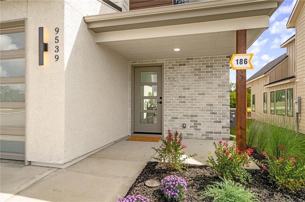 9715 Jupiter Street Lenexa, KS 66219 - Photo 2 of 50