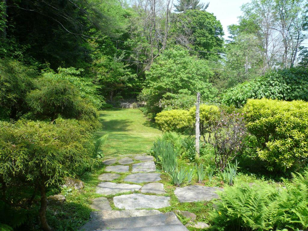83 Radway Hill Road Newfane, VT 05345 - Photo 9 of 21