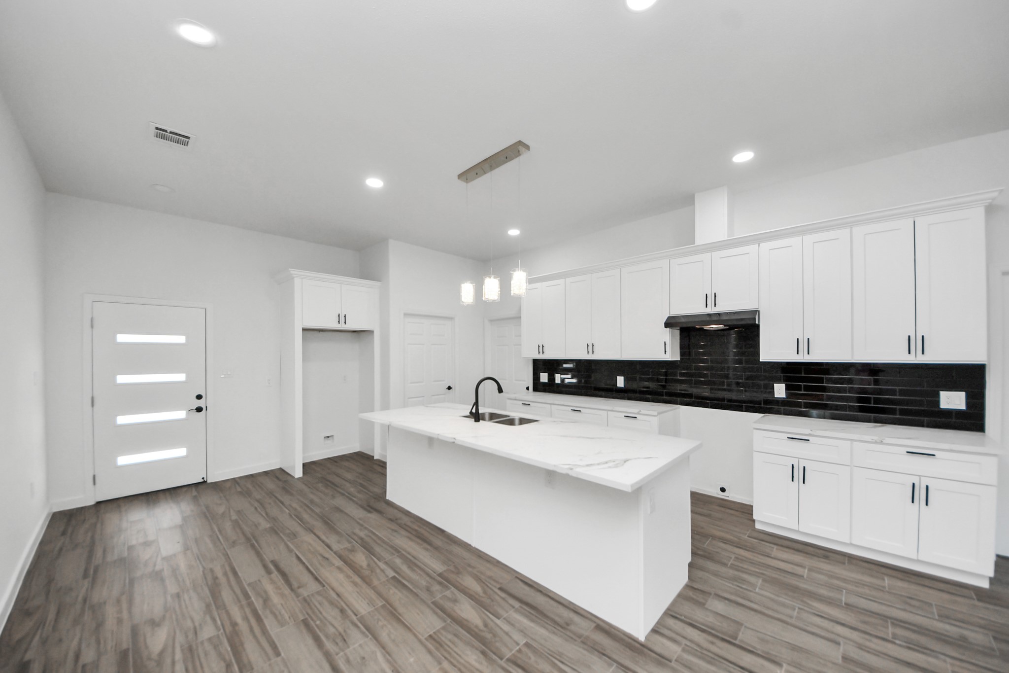 14383 Half Circle Street Splendora, TX 77372 - Photo 7 of 32