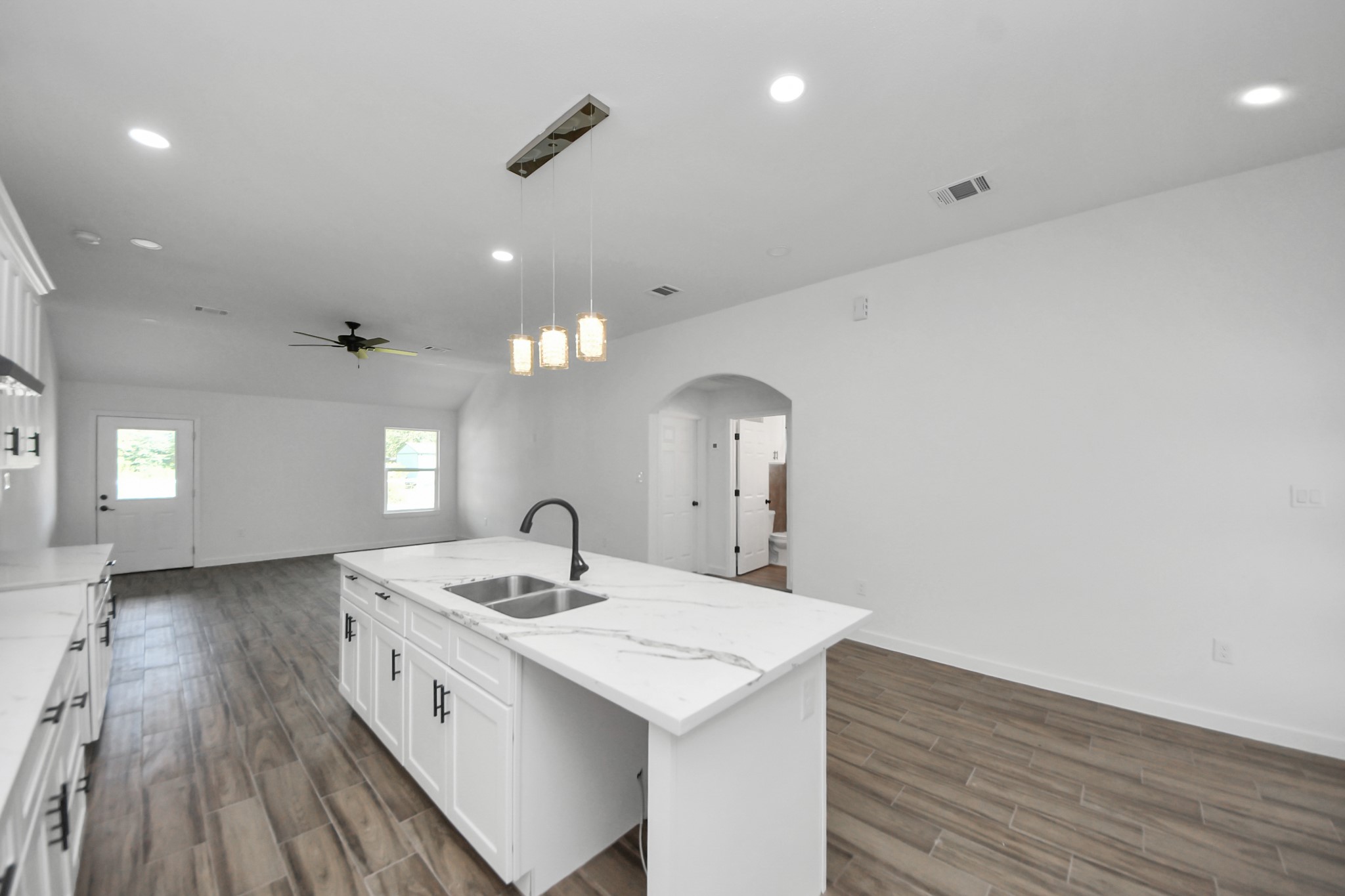 14383 Half Circle Street Splendora, TX 77372 - Photo 8 of 32