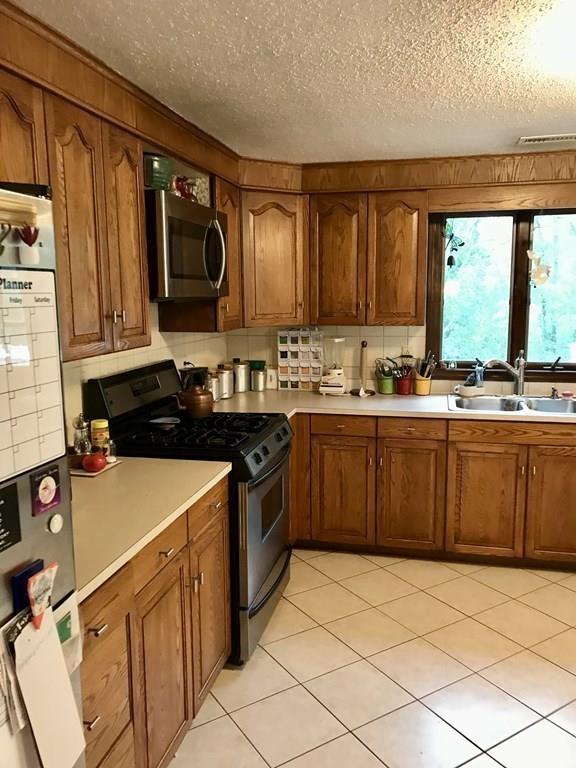 10 Baldwin Road Dracut, MA 01826 - Photo 13 of 41 Gallery Image 13