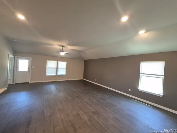 $1,995 | 10571 Pablo Way, Converse, TX 78109