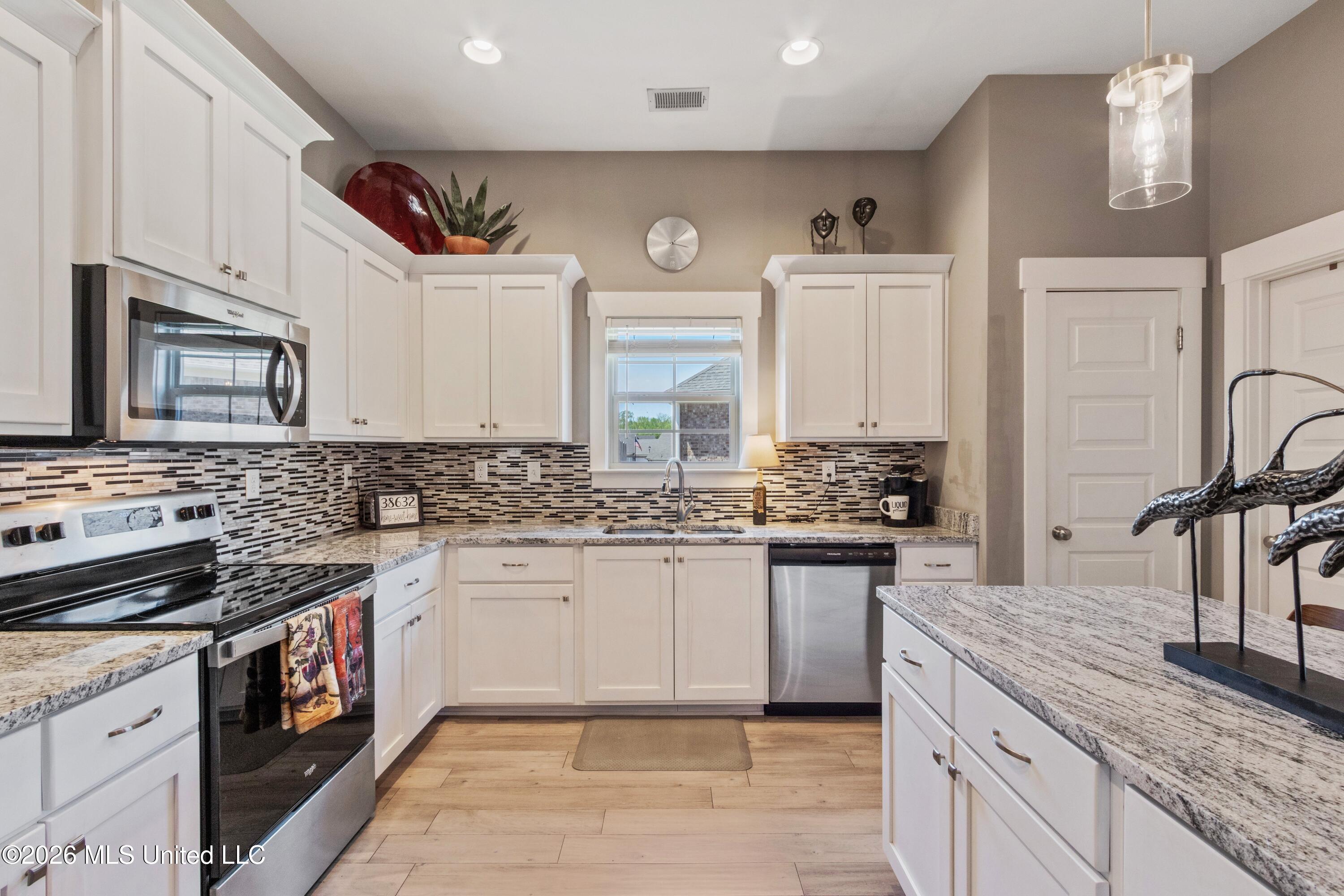 1249 Howell Way Hernando, MS 38632 - Photo 13 of 27 1249 Howell Way - 014