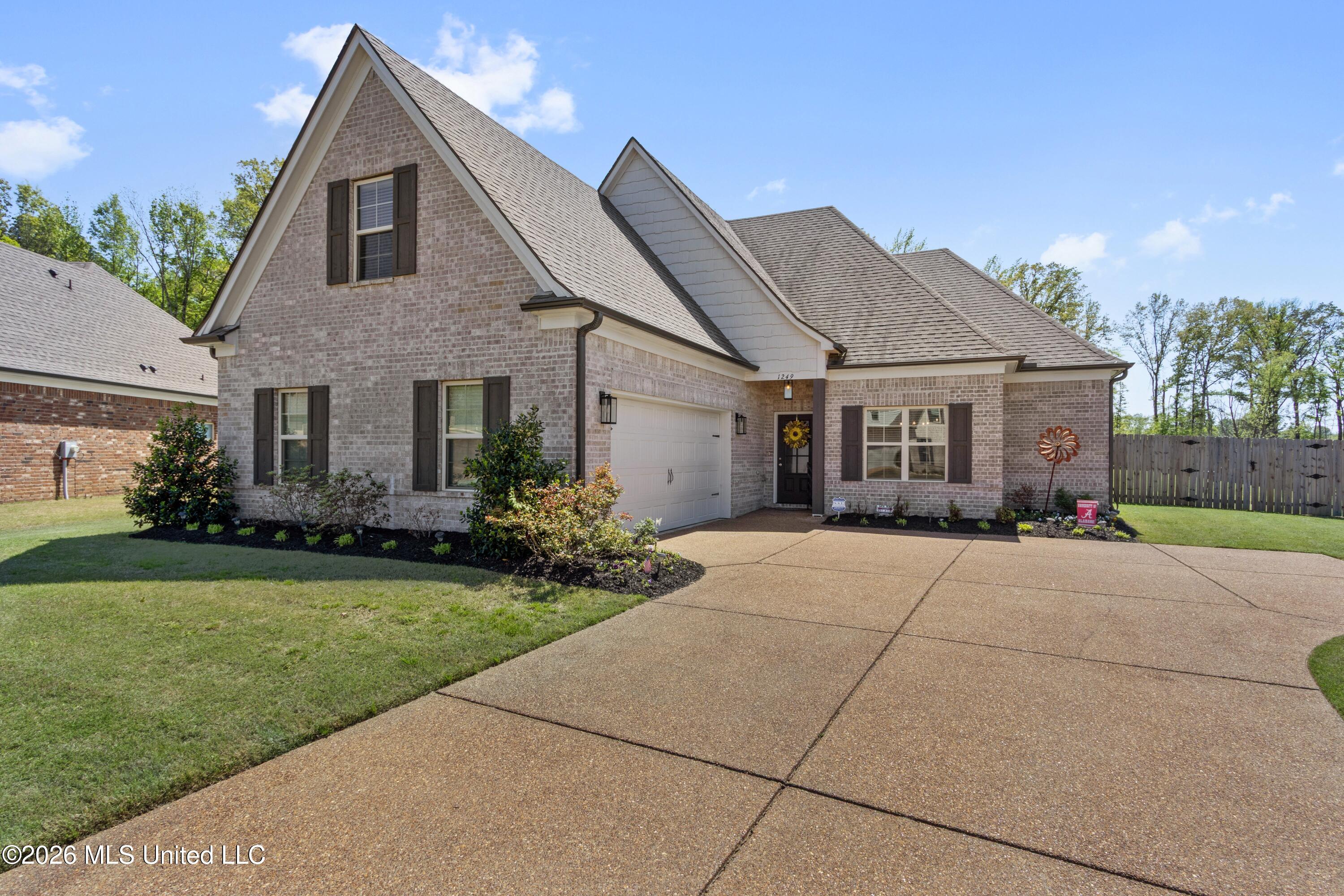1249 Howell Way Hernando, MS 38632 - Photo 3 of 27 front