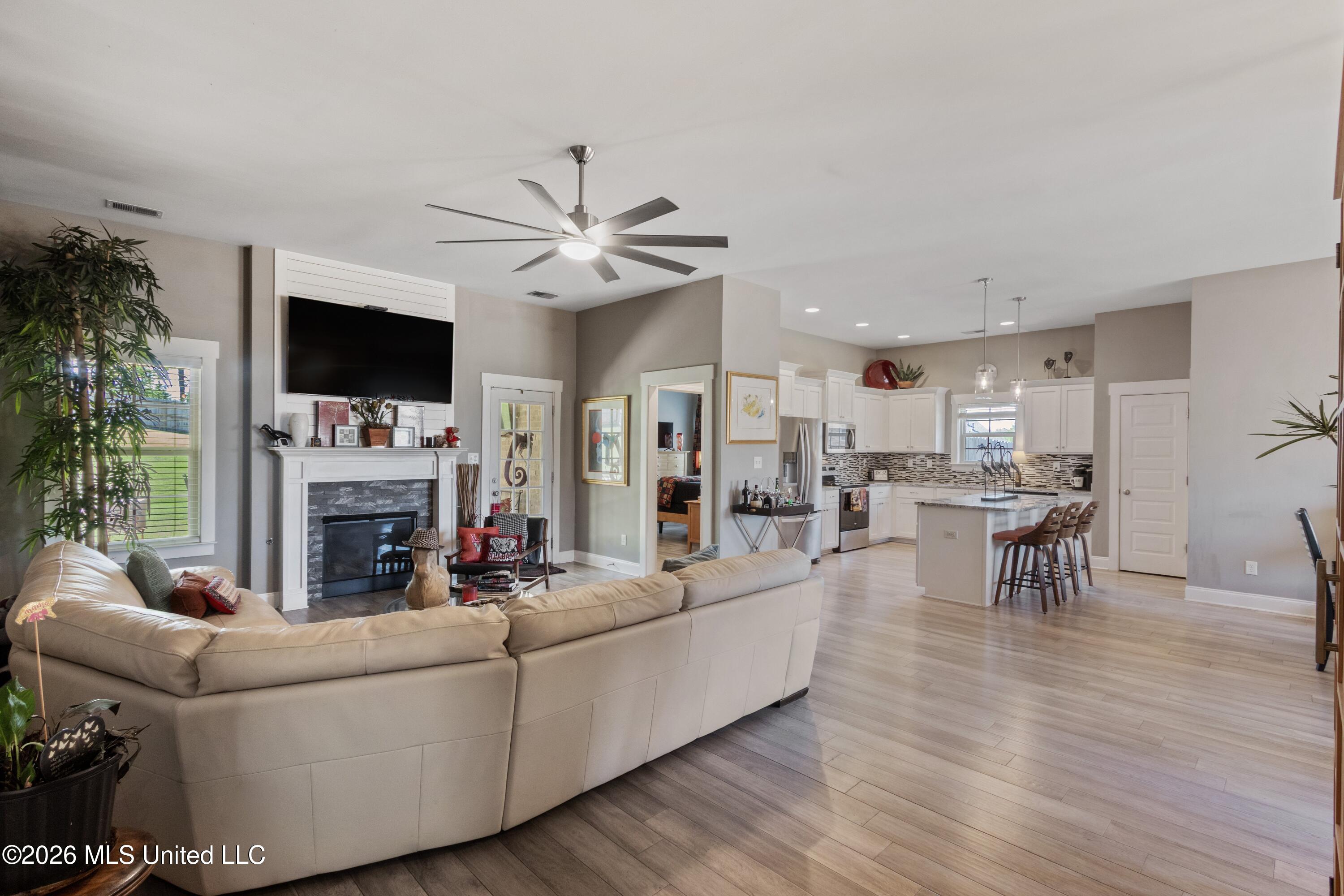 1249 Howell Way Hernando, MS 38632 - Photo 8 of 27 1249 Howell Way - 010