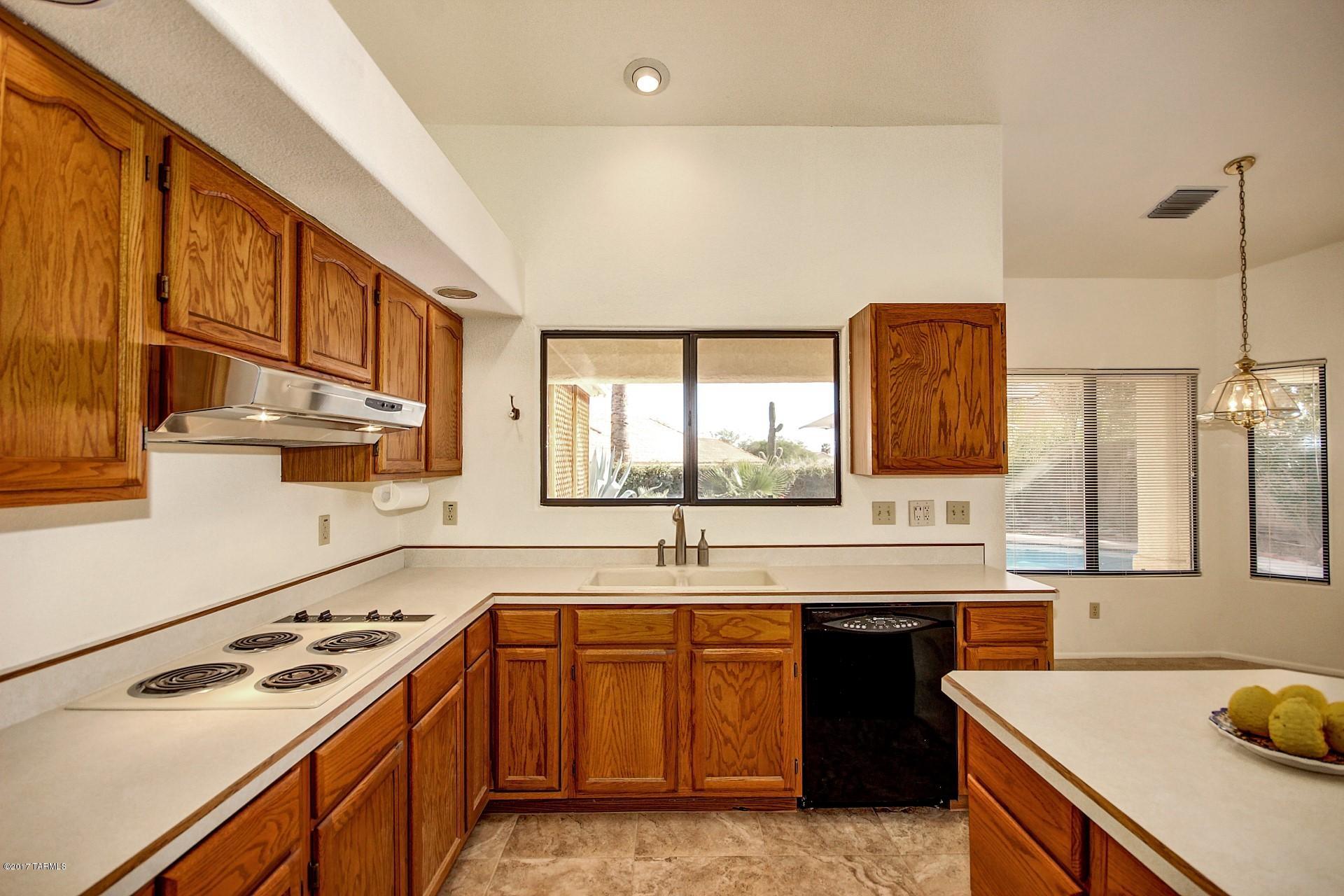 39 Marble Canyon Road Oro Valley, AZ 85755 - Photo 11 of 28