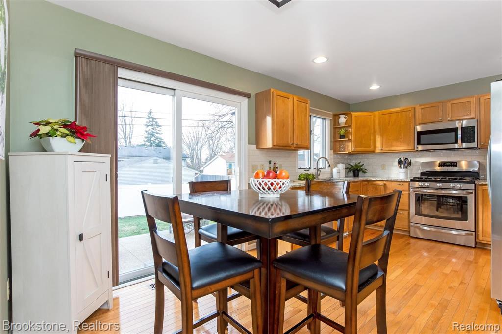 2634 Simpson Drive Rochester Hills, MI 48309 - Photo 11 of 37