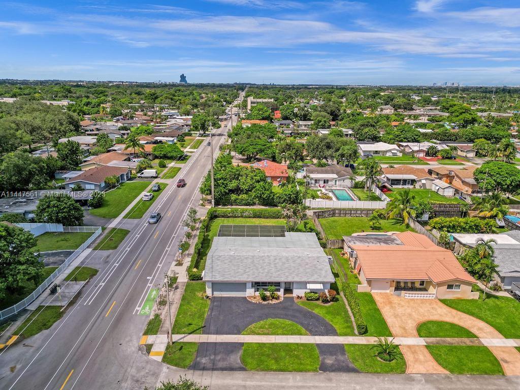 5525 Jackson Street Hollywood, FL 33021 - Photo 11 of 91