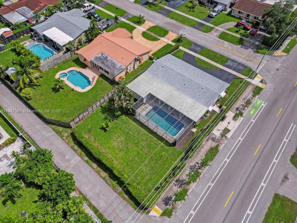 5525 Jackson Street Hollywood, FL 33021 - Photo 88 of 91 an aerial view of a backyard