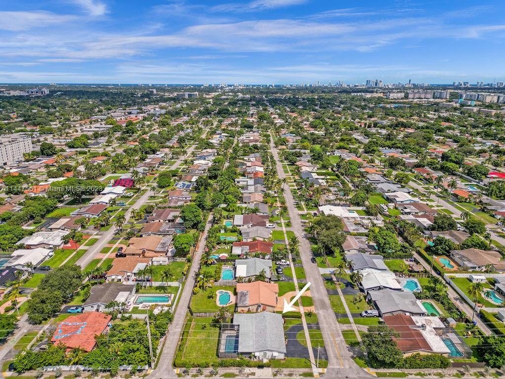 5525 Jackson Street Hollywood, FL 33021 - Photo 89 of 91 an aerial view of residential building with parking space
