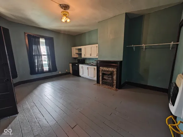 $595 | 392-1 West Broadway Street, Unit STUDIO, Shelbyville, IN 46176