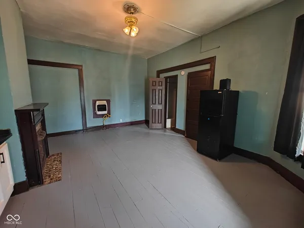 $595 | 392-1 West Broadway Street, Unit STUDIO, Shelbyville, IN 46176