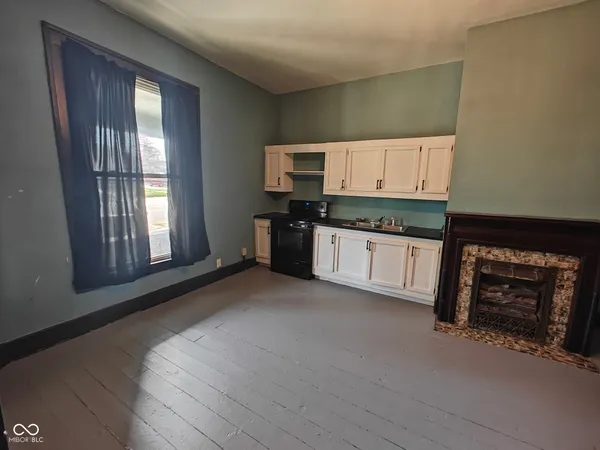 $595 | 392-1 West Broadway Street, Unit STUDIO, Shelbyville, IN 46176