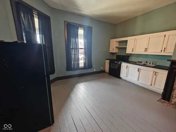 $595 | 392-1 West Broadway Street, Unit STUDIO, Shelbyville, IN 46176