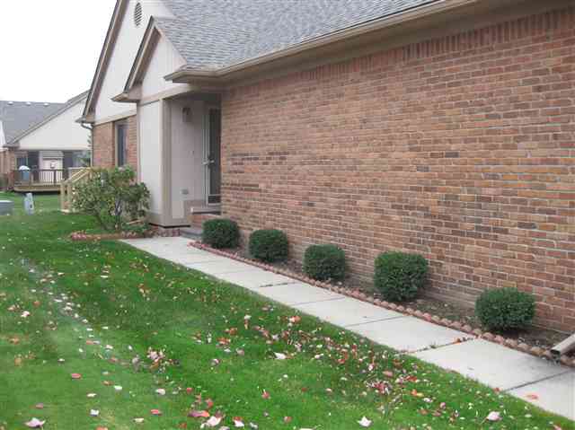 16788 Country Ridge Court Macomb, MI 48044 - Photo 4 of 20 31079399-3.JPG
