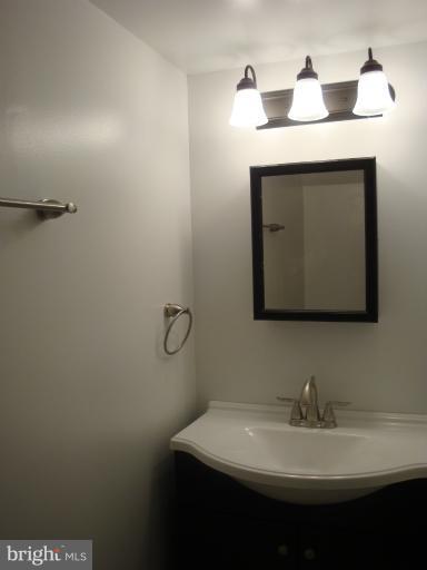 2128 Firethorn Road Middle River, MD 21220 - Photo 7 of 29 Bath