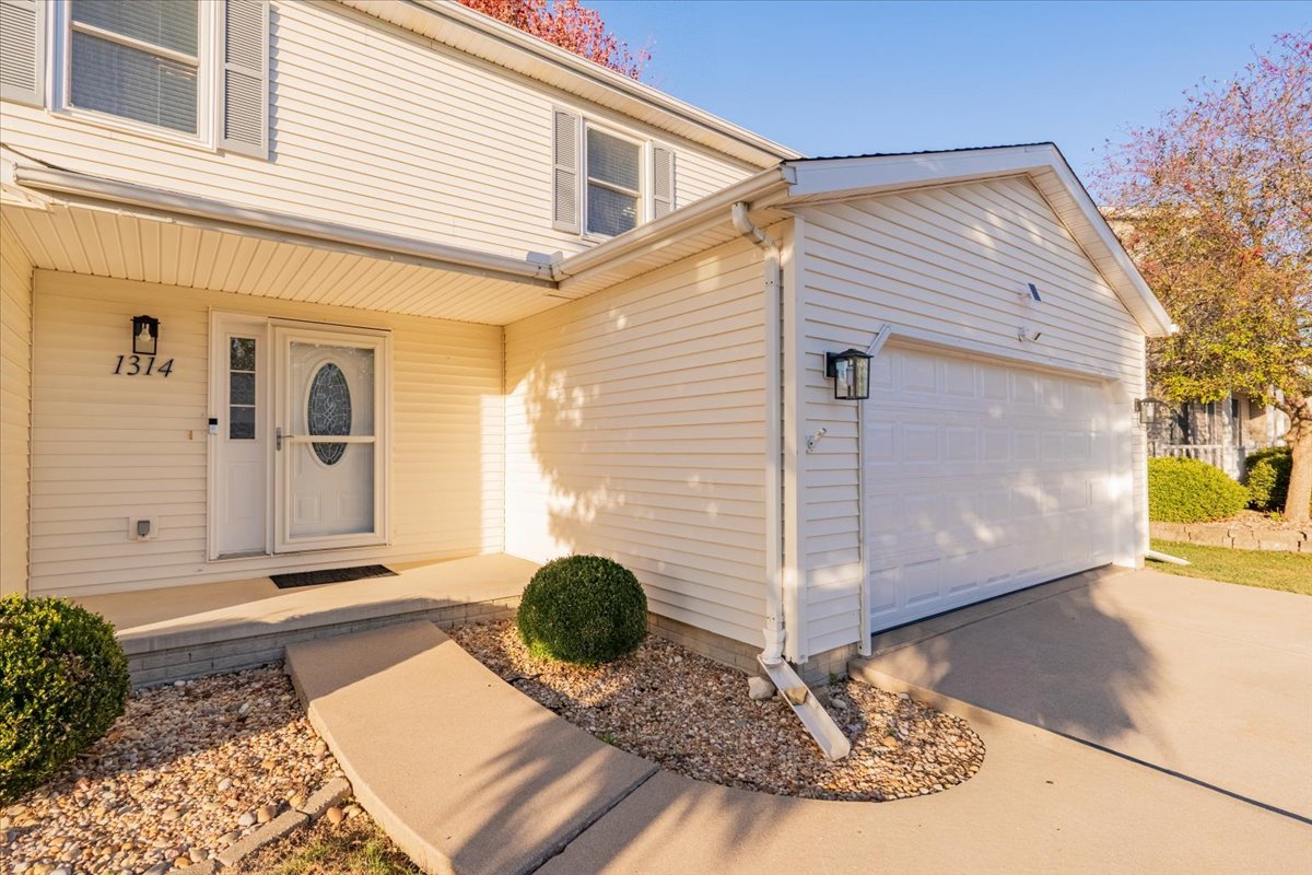 1314 Lismore Lane Normal, IL 61761 - Photo 2 of 26 a view of a back yard of the house