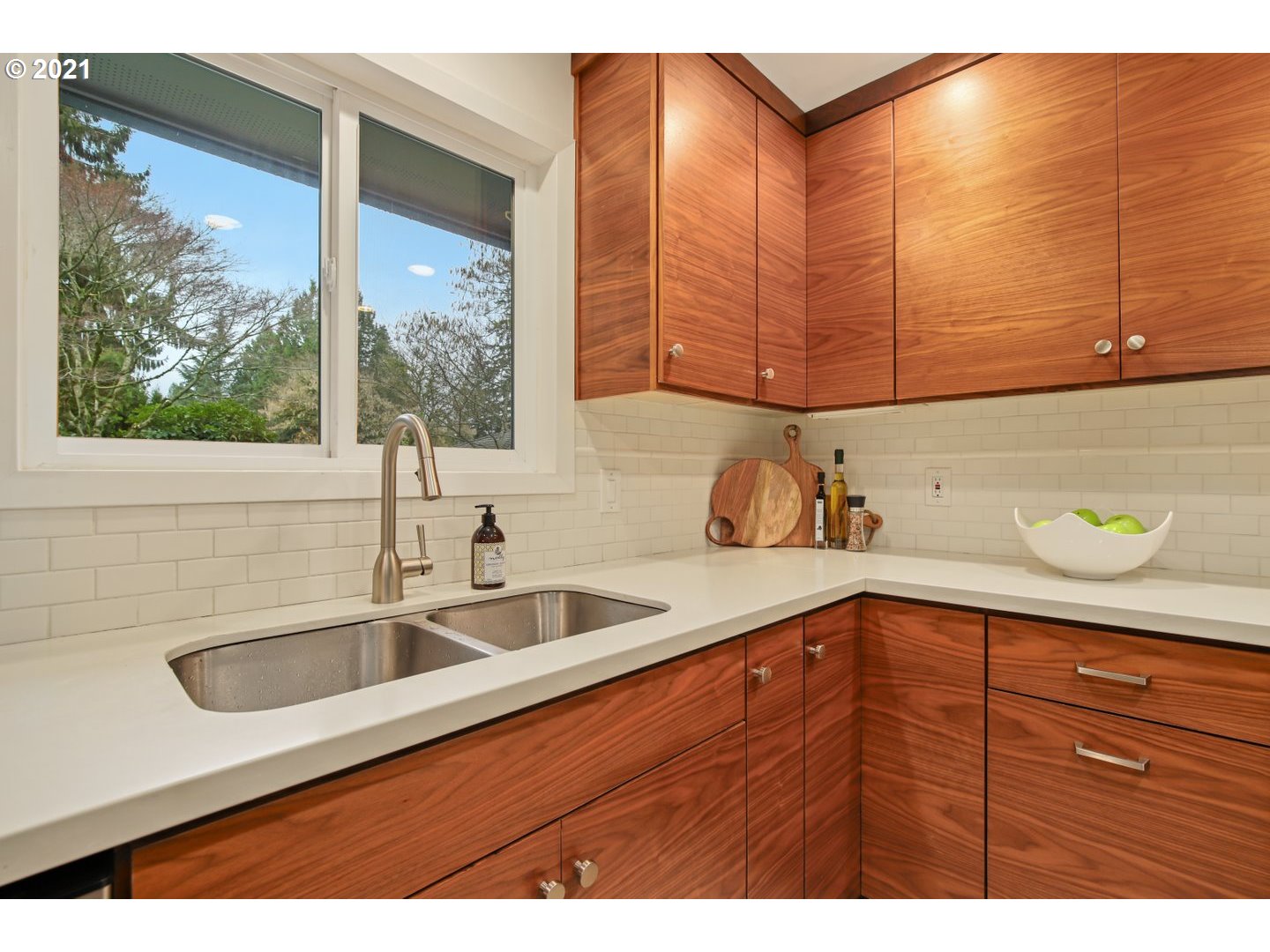 6555 Southwest Peyton Road Portland, OR 97223 - Photo 16 of 32 Gallery Image 16
