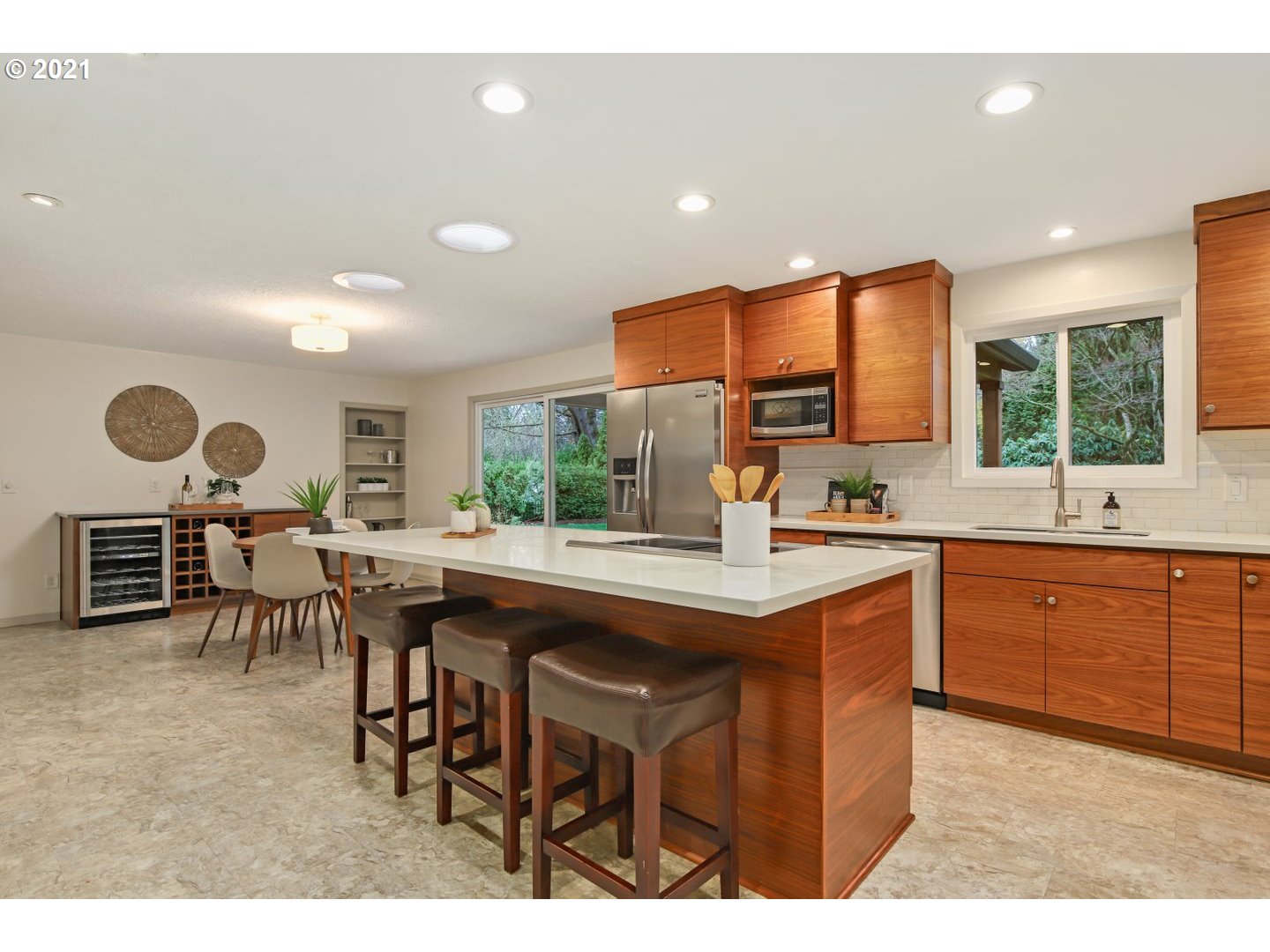 6555 Southwest Peyton Road Portland, OR 97223 - Photo 18 of 32 Gallery Image 18