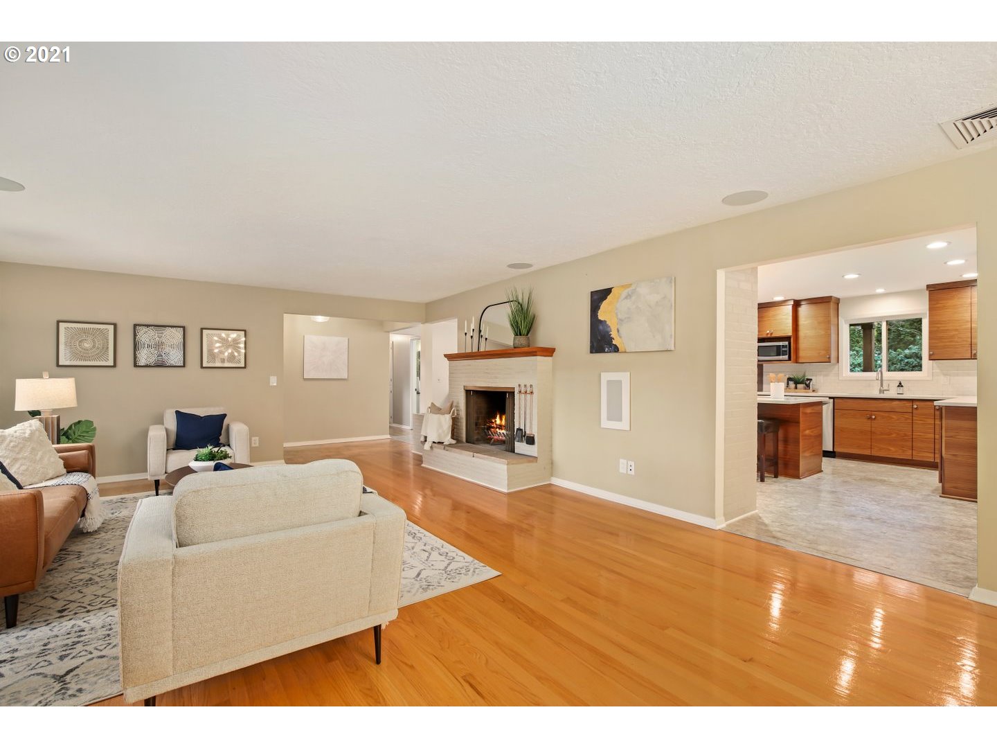 6555 Southwest Peyton Road Portland, OR 97223 - Photo 6 of 32 Gallery Image 6