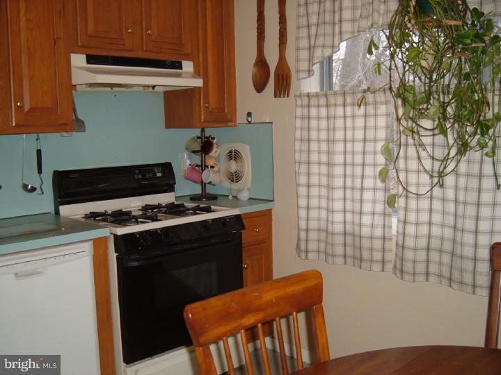332 Farmdale Road Moorestown, NJ 08057 - Photo 7 of 18 Kitchen
