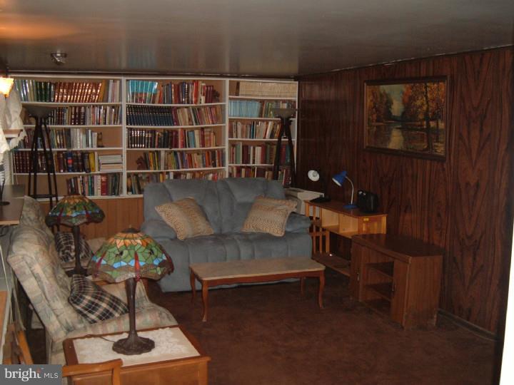 332 Farmdale Road Moorestown, NJ 08057 - Photo 9 of 18 Family Room
