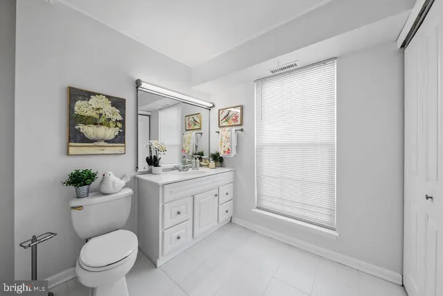 $169,900 | 275 Green Street, Unit 4I3, Beverly, NJ 08010