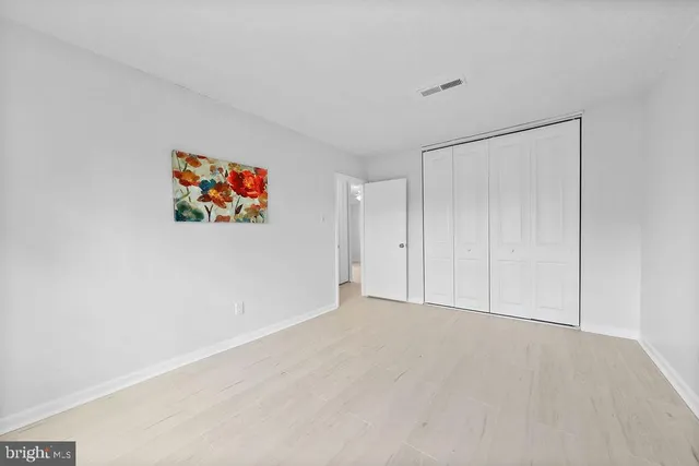 $169,900 | 275 Green Street, Unit 4I3, Beverly, NJ 08010