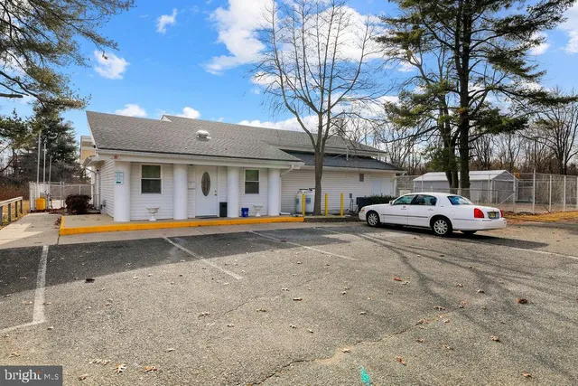 $169,900 | 275 Green Street, Unit 4I3, Beverly, NJ 08010