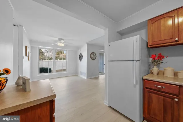 $169,900 | 275 Green Street, Unit 4I3, Beverly, NJ 08010