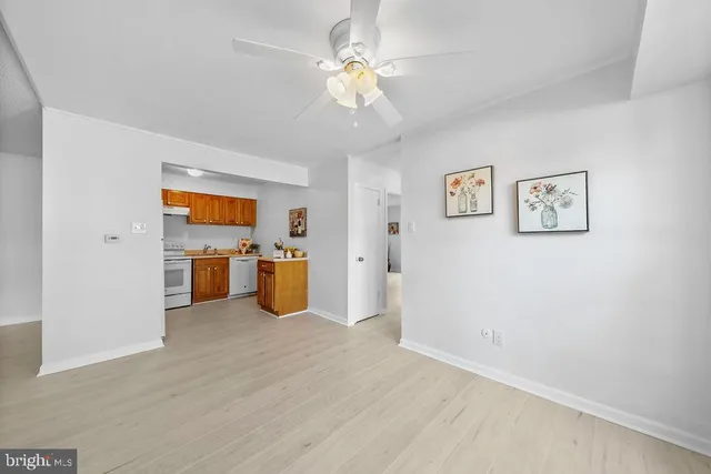 $169,900 | 275 Green Street, Unit 4I3, Beverly, NJ 08010