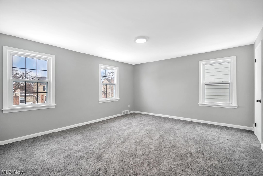 4034 Stilmore Road Cleveland, OH 44121 - Photo 18 of 29