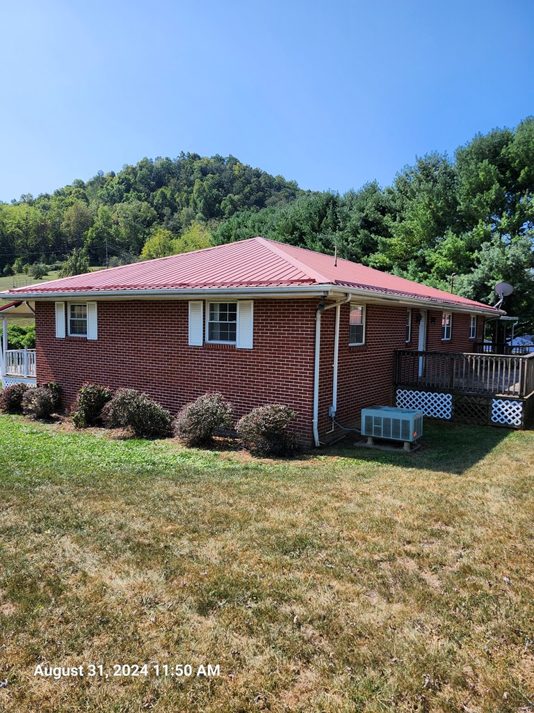 1065 Swords Creek Road Honaker, VA 24260 - Photo 2 of 32 Gallery Image 2