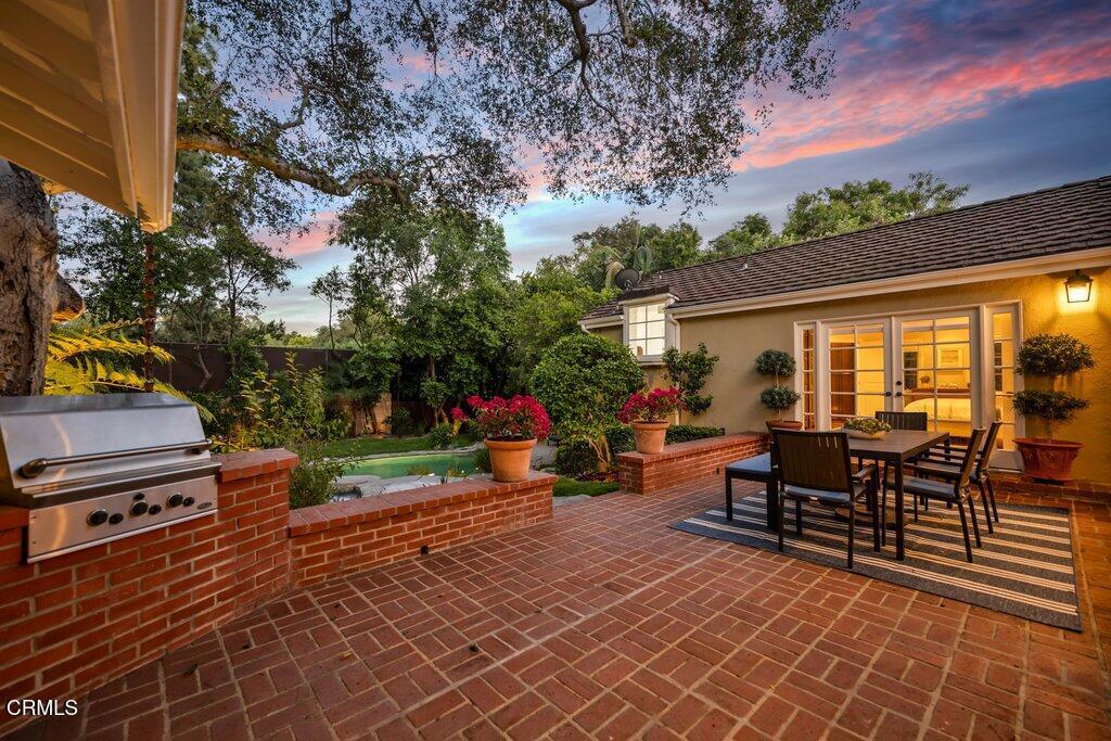 330 Glen Summer Road Pasadena, CA 91105 - Photo 28 of 28 Patio with twilight