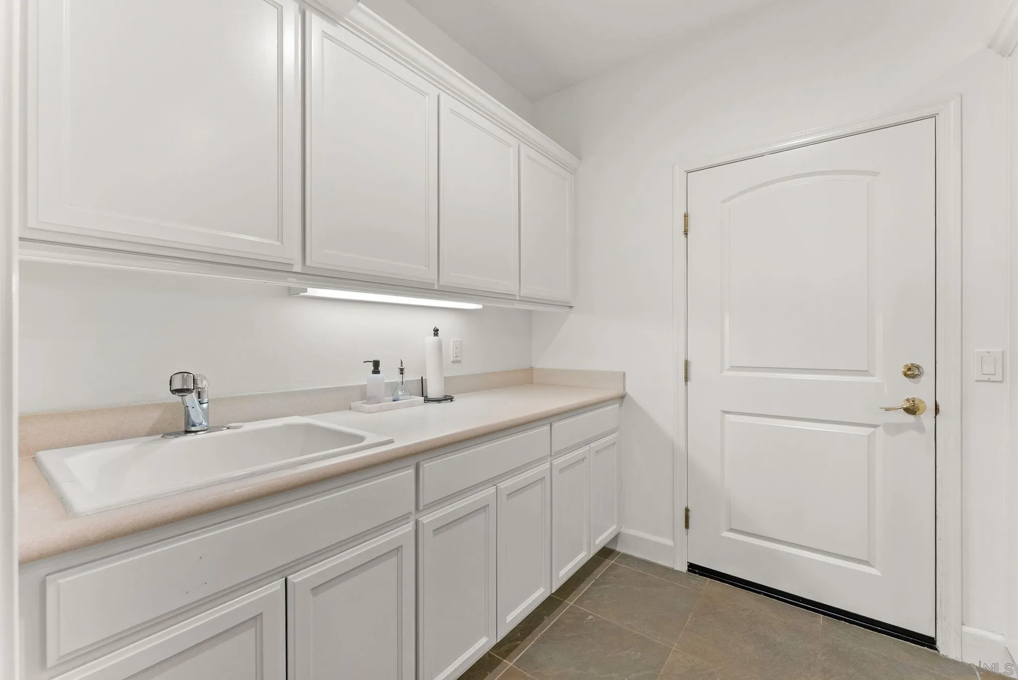 15945 Shalom Road Ramona, CA 92065 - Photo 37 of 73 Laundry