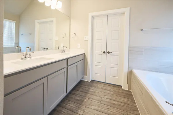 $2,600 | 10533 Preserve Way, Conroe, TX 77385