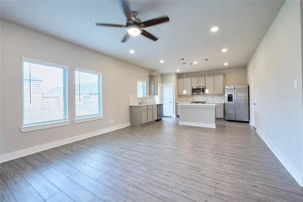 $2,600 | 10533 Preserve Way, Conroe, TX 77385