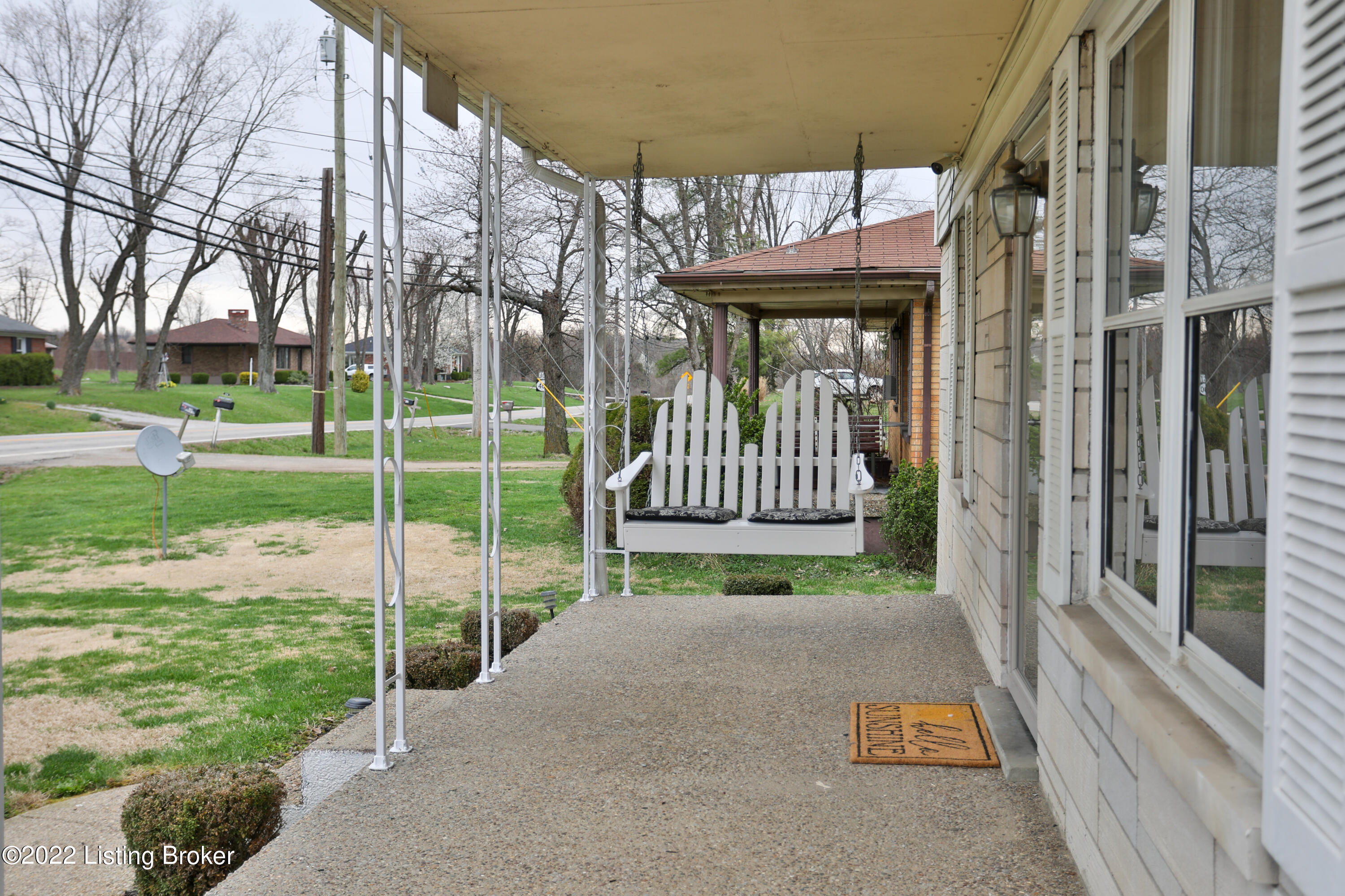 379 Cedar Grove Road Shepherdsville, KY 40165 - Photo 4 of 36 379 Cedar Grove Rd-36