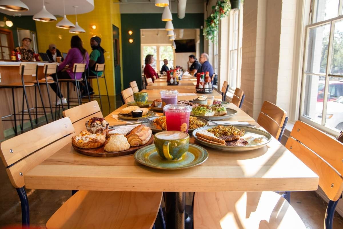 1333 West 22nd Street, Unit F Houston, TX 77008 - Photo 20 of 22 Your new weekend brunch spot is steps away from your front door!