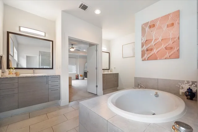 $3,200 | 1333 West 22nd Street, Unit F, Houston, TX 77008