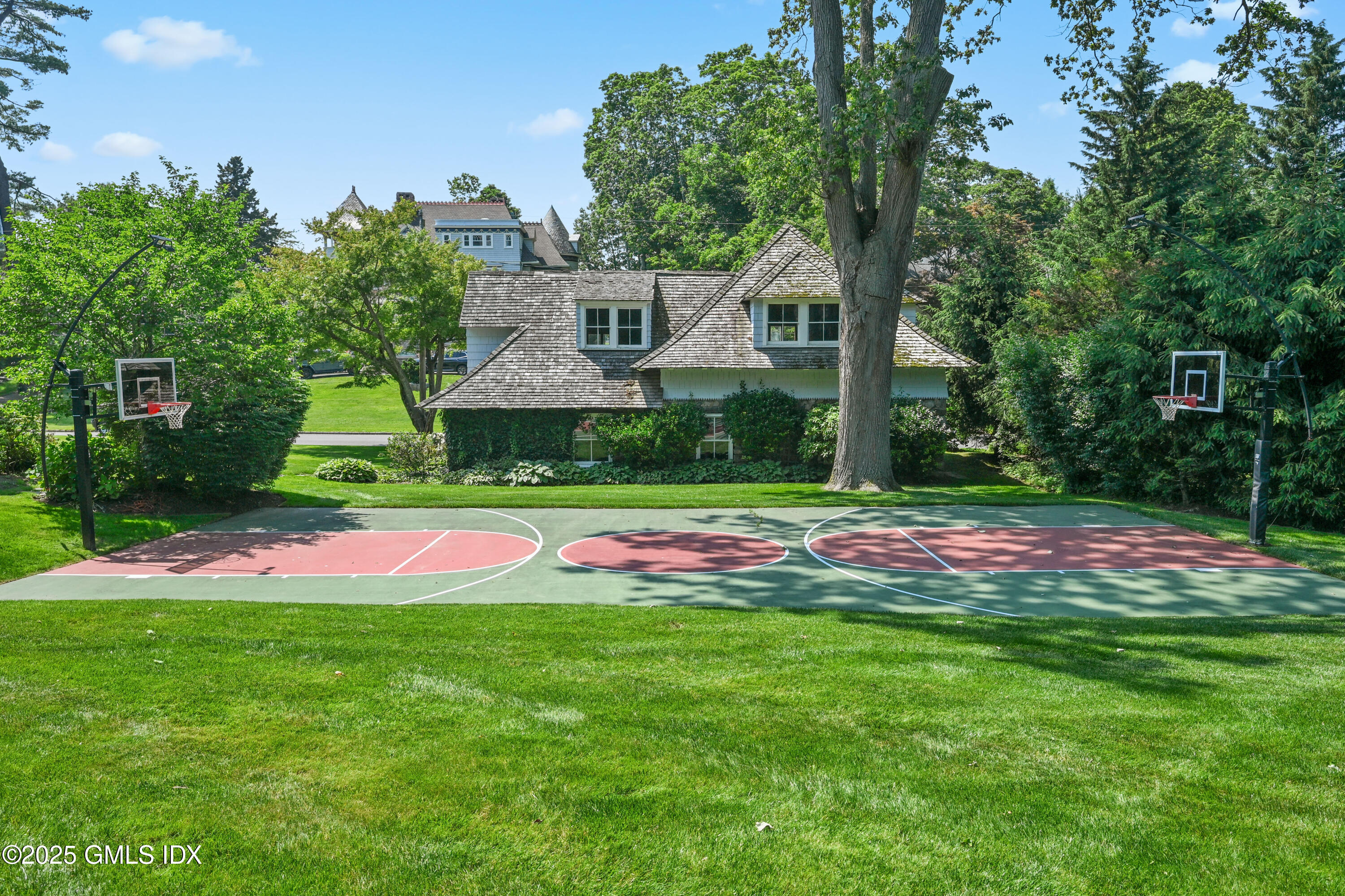 26 Glen Avon Drive Riverside, CT 06878 - Photo 50 of 59 Sports court & guest house