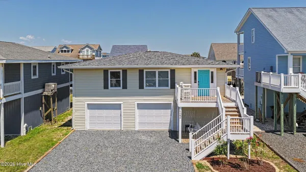 $858,000 | 122 Marlin Drive, Holden Beach, NC 28462