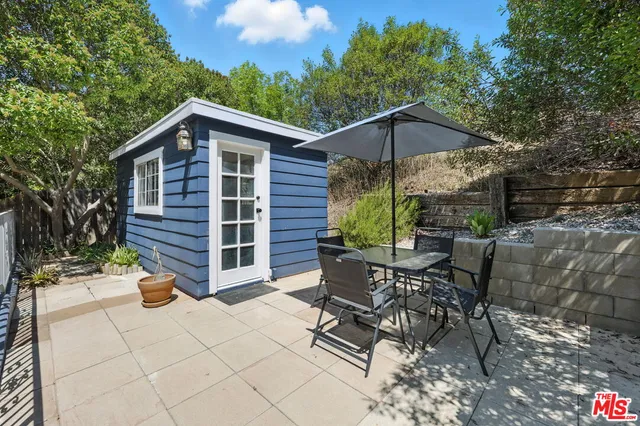 $999,999 | 21881 Koontz Way, Topanga, CA 90290